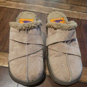 Rocket Dog Tan Faux Fur-Lined Slippers Size 6M